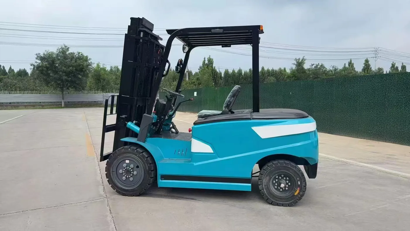 电动叉车